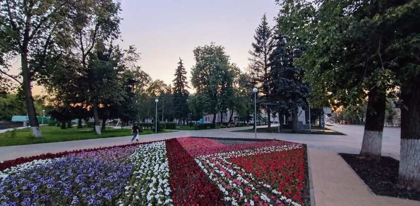 Благоустройство сквера завершается у Центра детского творчества в Сормове - фото 1