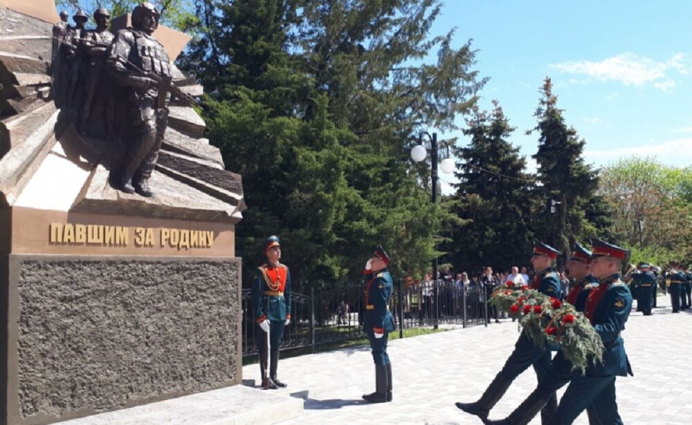 В Ростовской области подросток подожег мемориал павшим за Родину - фото 1