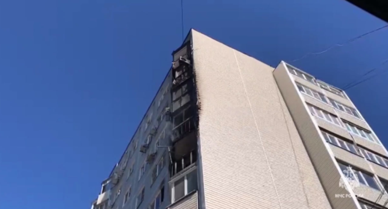 В Ростове ликвидировали пожар в многоэтажке на площади Космонавтов  - фото 1
