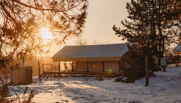 Налоговая загрузка: как новые правила влияют на развитие глэмпингов на Дону