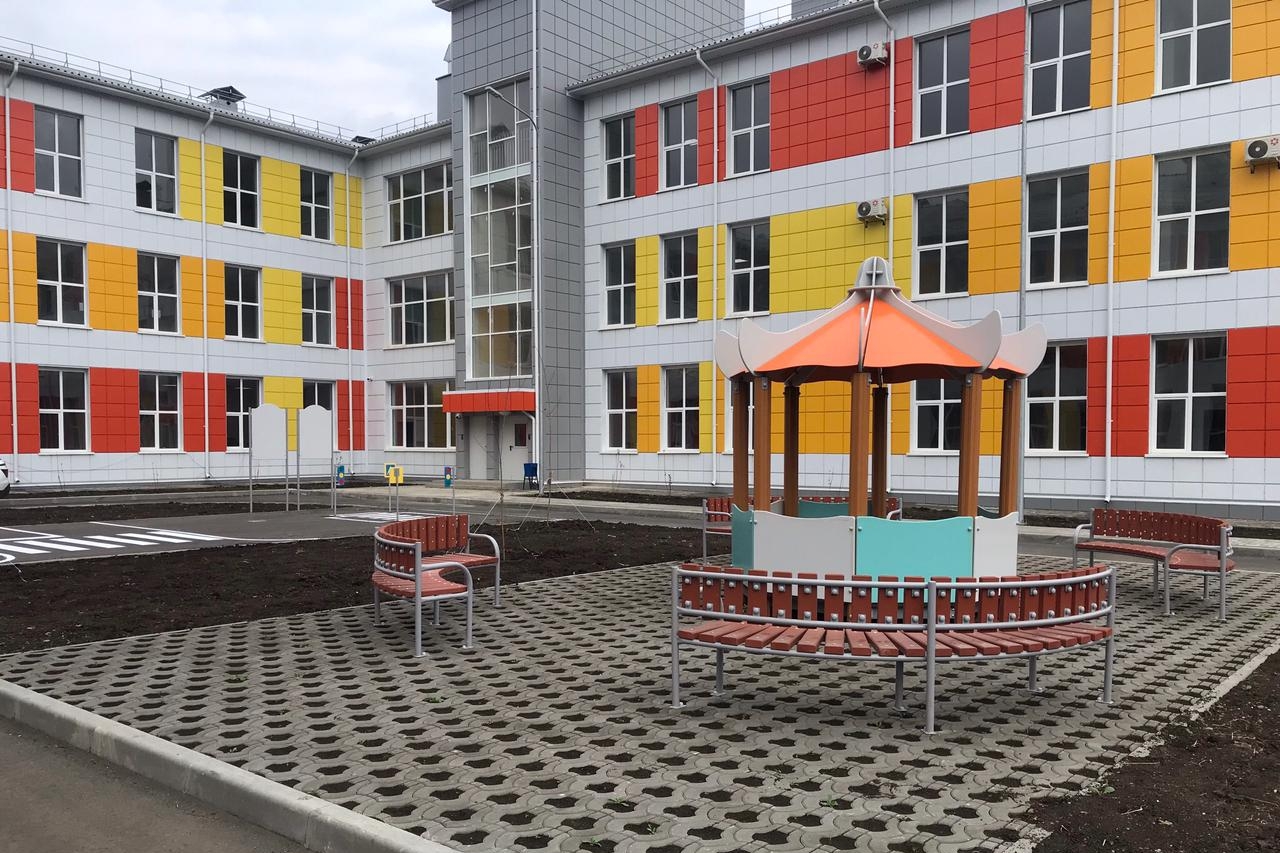 В Красном Сулине построили школу на 600 мест за 476 млн рублей - фото 1
