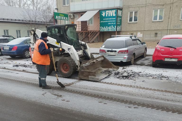 В Красноярске в Кировском районе ликвидировали автопокрышки