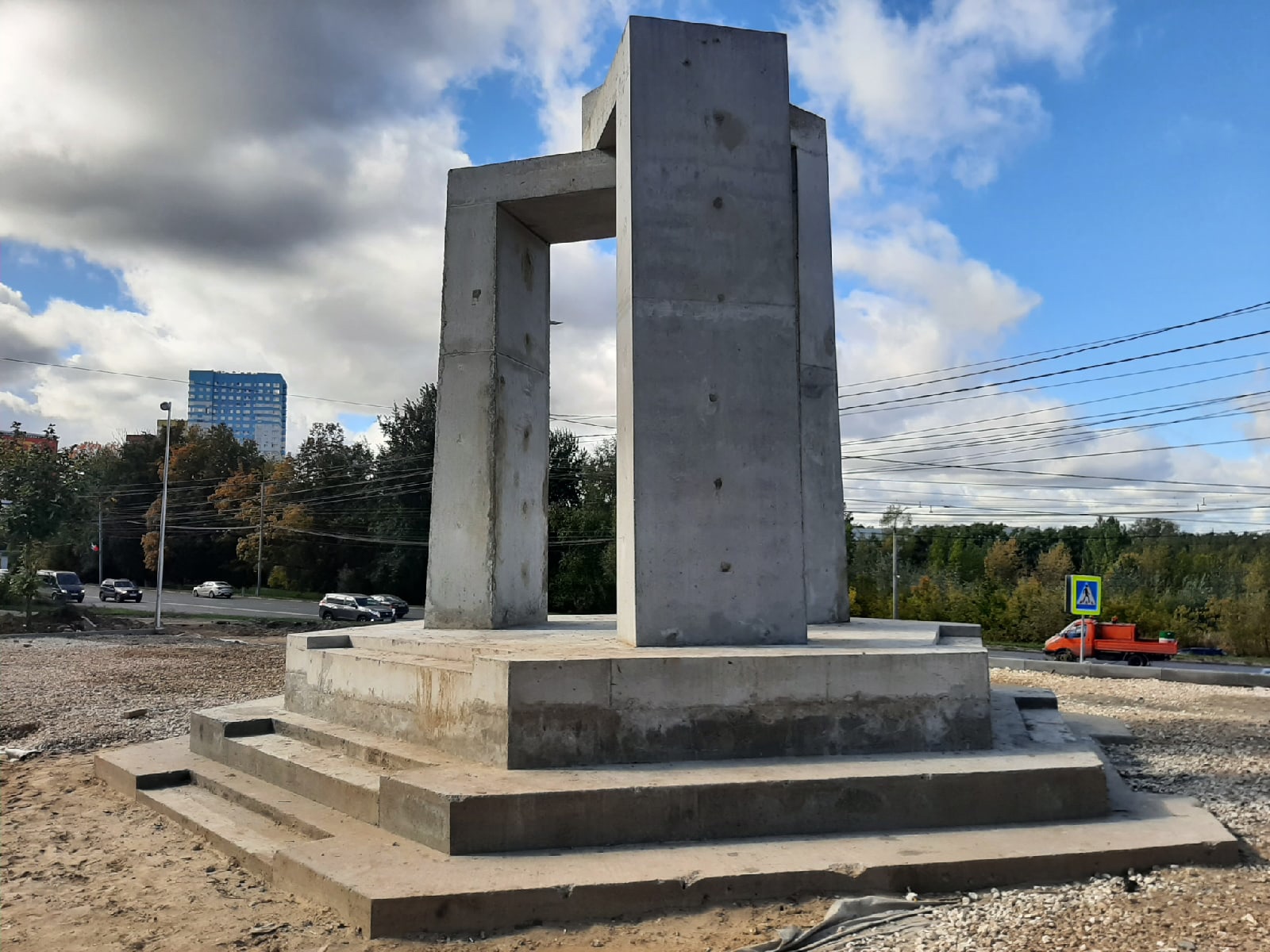 Памятник Нижегородским пожарным-спасателям устанавливают в Щербинках - фото 1