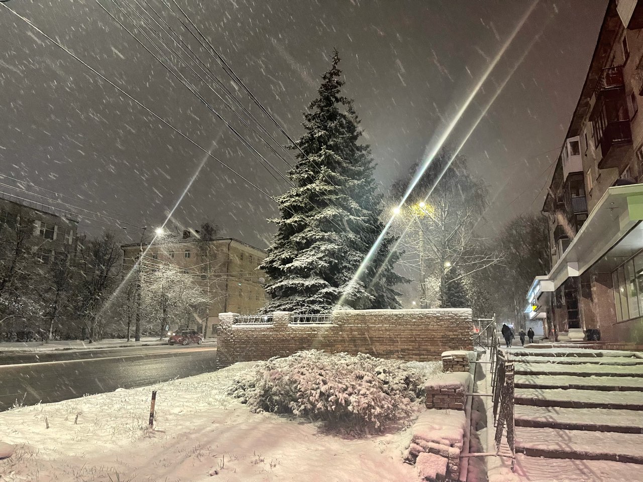 Режим повышенной готовности объявили в Нижнем Новгороде из-за сильного снегопада - фото 1