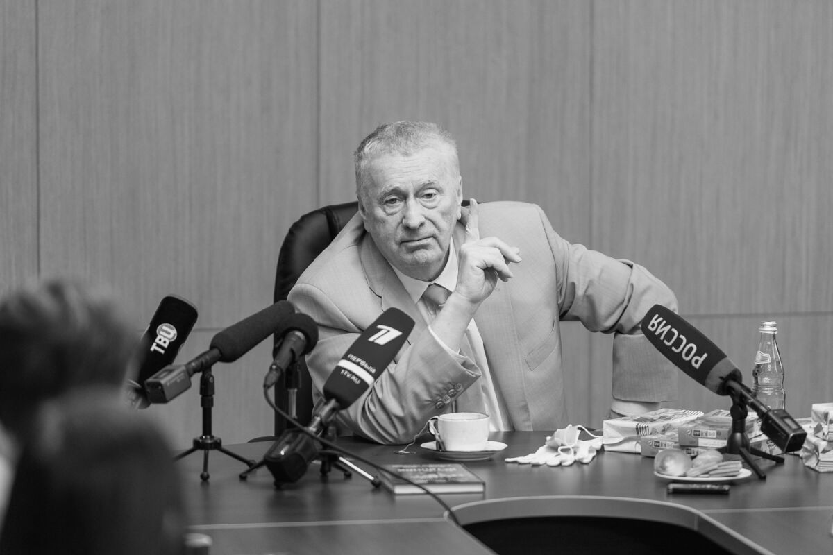 Памятник Владимиру Жириновскому просят установить в Нижнем Новгороде - фото 1