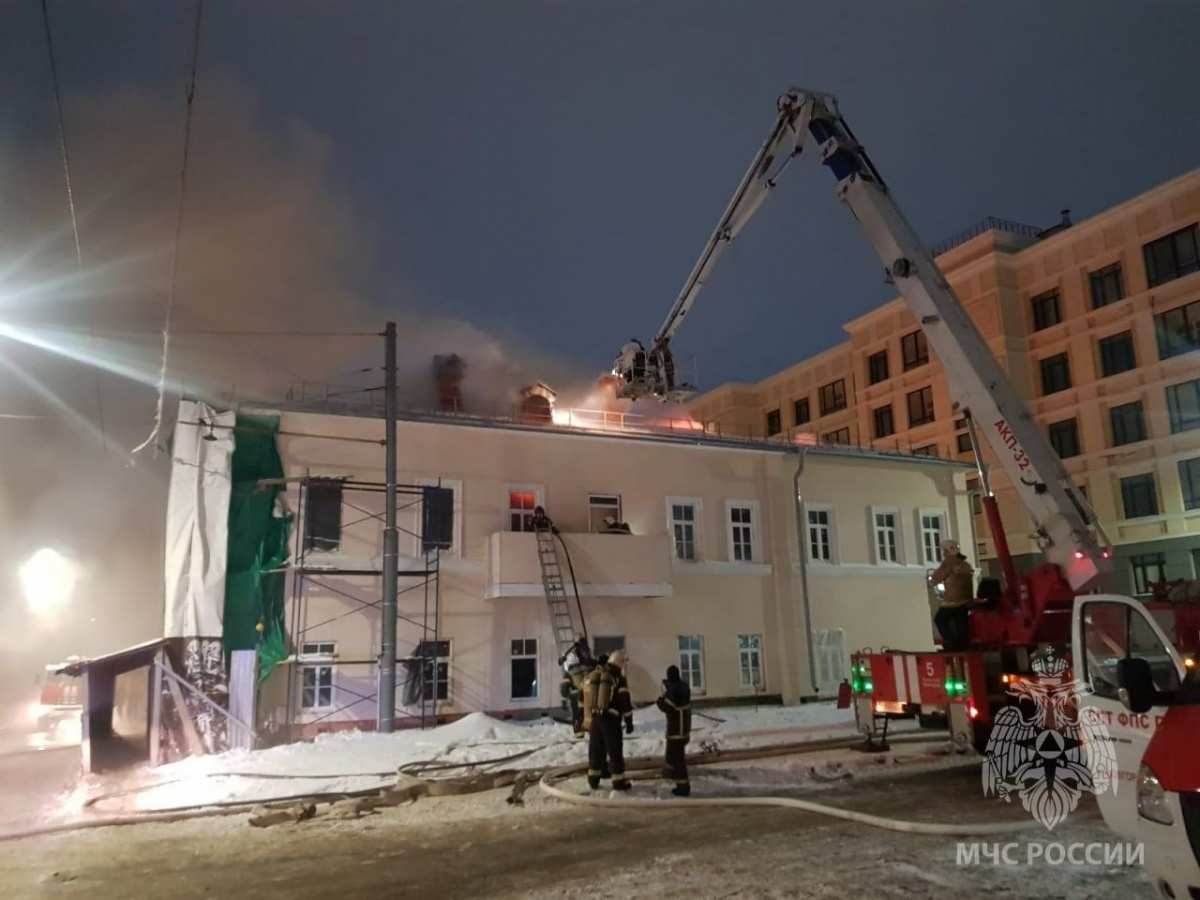 Для восстановления двух сгоревших ОКН в Нижнем Новгороде привлекут инвестора - фото 1