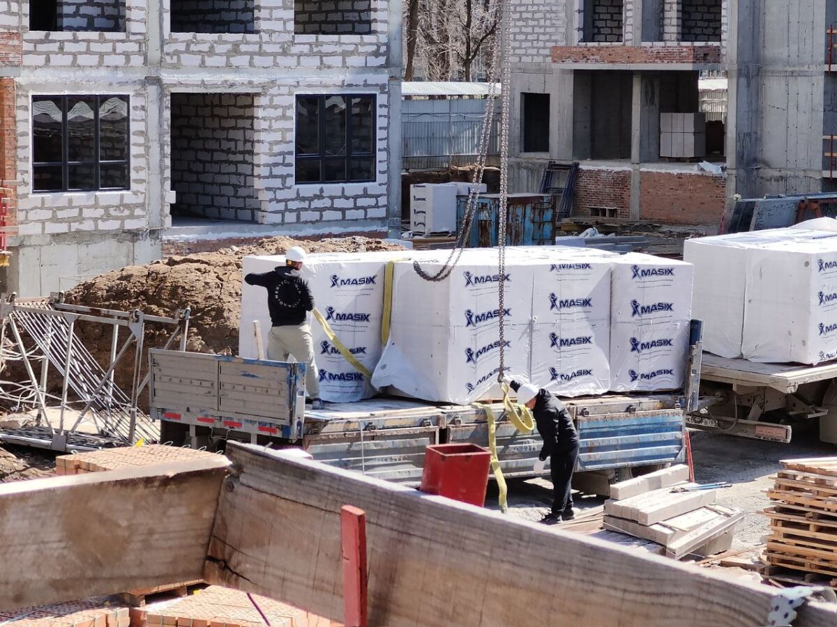 В Ростовской области в стройотрасли предлагают зарплату свыше 100 тыс. руб. - фото 1