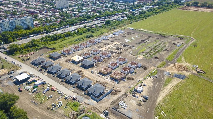 Строительство домов первой очереди КП «Легенда»