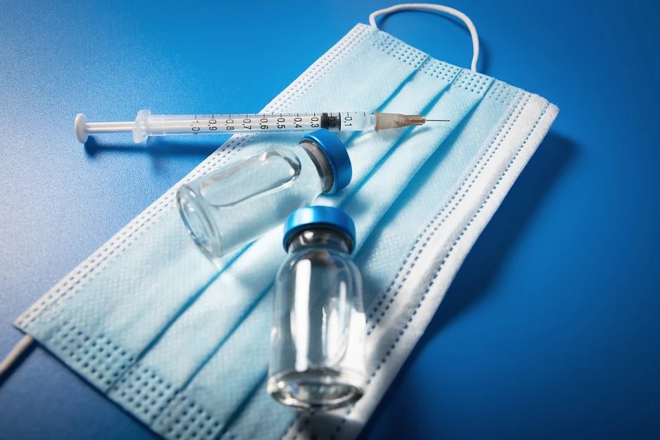 Пункты вакцинации возле ТЦ Самары закрыли из-за резкого похолодания