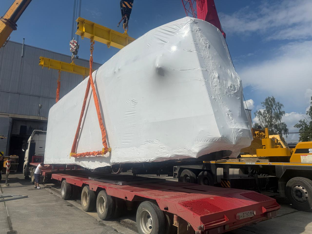 В Ростов-на-Дону для испытаний доставили трехсекционный трамвай «Синары» - фото 1